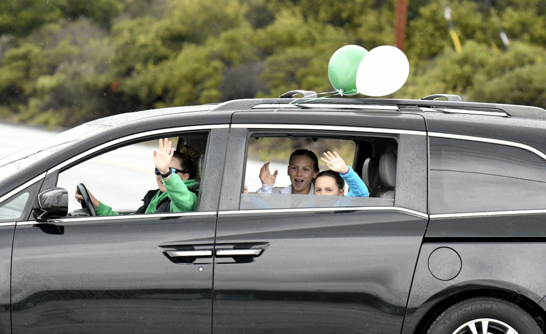 040920 Los Berros teacher parade 06.jpg